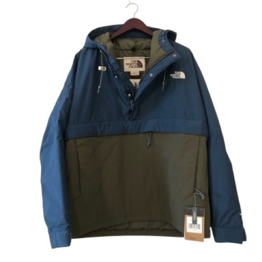 The NorthFace Men’s 78 Low-Fi Hi-Tek Windjammer Coat, Size Medium